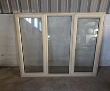 cream window