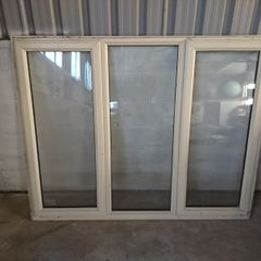cream window