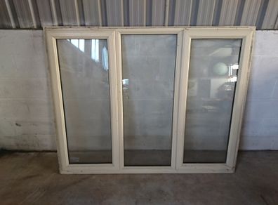 cream window
