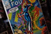 Fantastic Four ! Issue #387 ! Die-Cut Foil Cover ! First Appearance of Reed Richards (Earth-944) ! 1994 ! by Marvel !