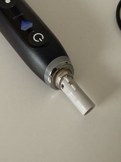 Oral B IO9 electric toothbrush (no brush head)