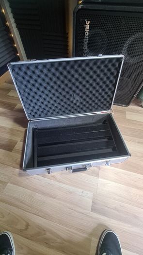 Harley Benton pedal board