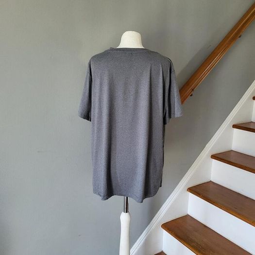 Velocity grey t-shirt, Size 2X / 20