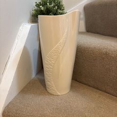 Belleek Living 13" vase