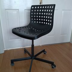 Swivel desk chair