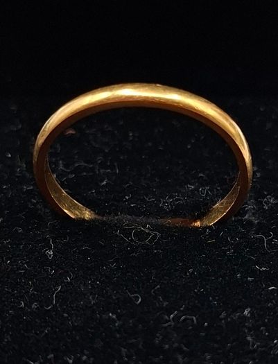 22 ct yellow gold ring size P