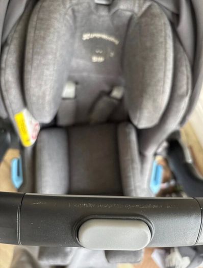 Uppababy Vista Mesa iSize Car seat with isofix
