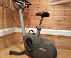 Precor Gym / Commercial exercise bike