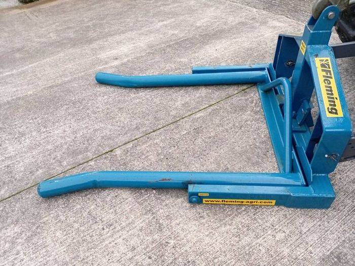 Fleming single bale lifter