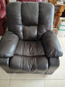 Armchair.  Manual Recliner.  Dark brown.   Very good condition. Recliner works perfectly.