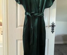 New Closet London Kimono / Wrap Dress in emerald green velvet with pockets - Size 12