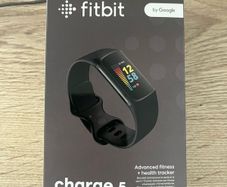 Fitbit Charge 5