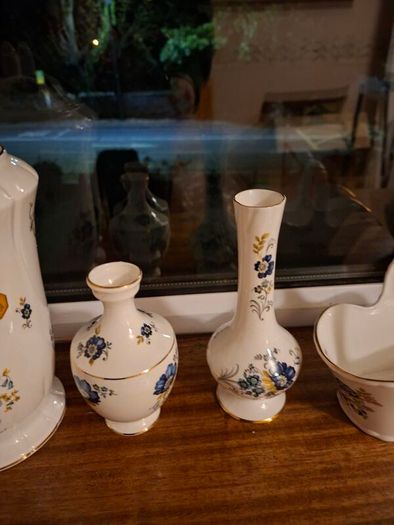 Royal Tara Fine Bone China 7 Pieces
