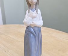 Nao By Lladro Figurine