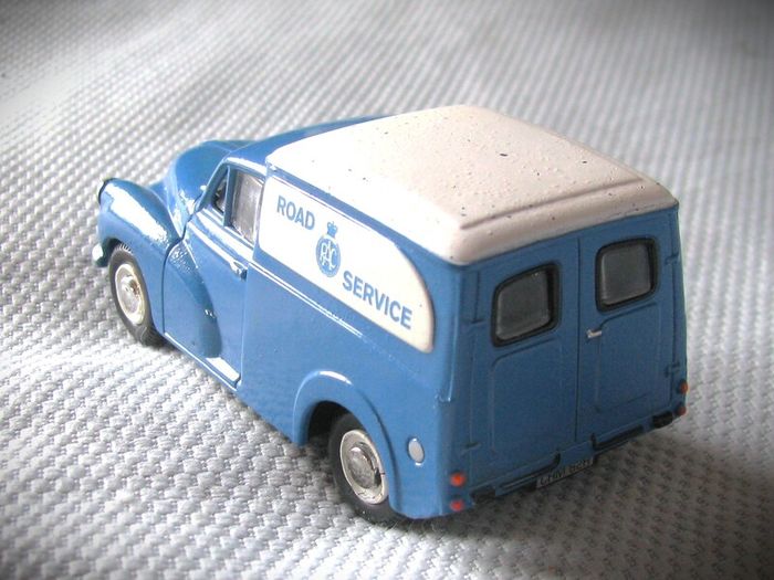 Diecast Model Morris Minor 1000 Van RAC - Collectable Oxford Diecast 1:43