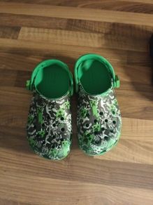 crocs