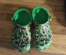 crocs