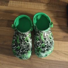 crocs