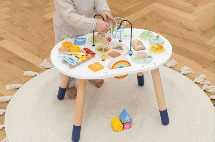 Le Toy Van Activity Table