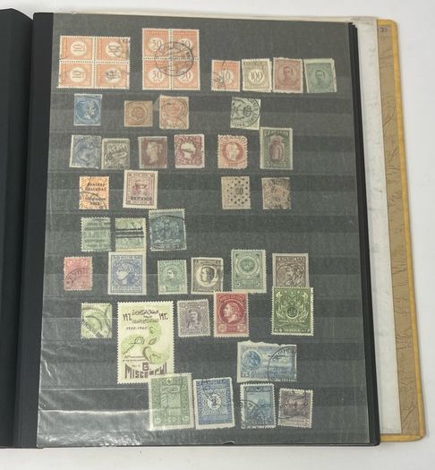 Collection: Austria (Osterreich) Stamps both mint an commemorative stamps on 45 pages