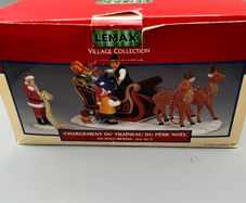 Lemax Christmas Village Vintage 2000 - Loading Up Santa's Sleigh - 03335A Retired