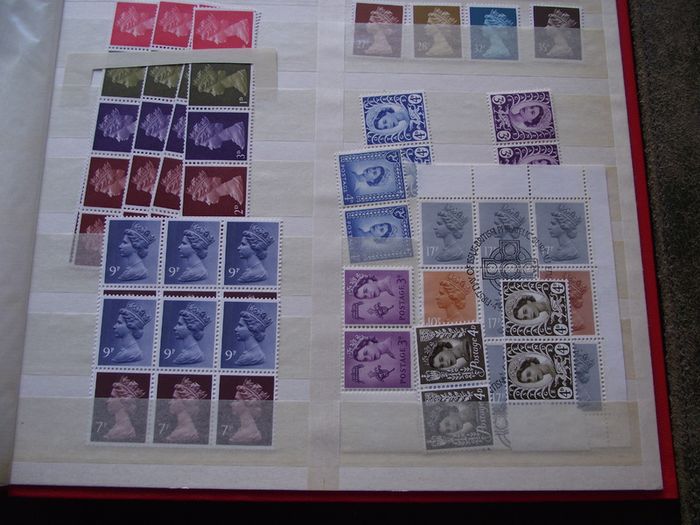 Collection of Mint Elizabeth II stamps, blocks and strips (1946-1990s)