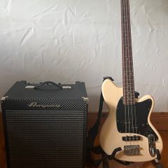 Bass Guitar Ibanez TMB30 Talman with Amp