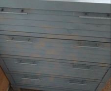 Chest of drawers