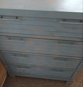 Chest of drawers