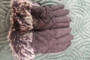 Gloves  with faux fur lining. Thinsulate.