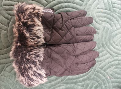 Gloves  with faux fur lining. Thinsulate.