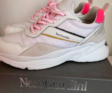 Nero Giardini Runners Size 4