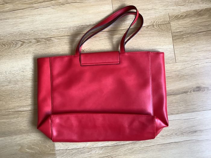 Elizabeth Arden red shoulder bag