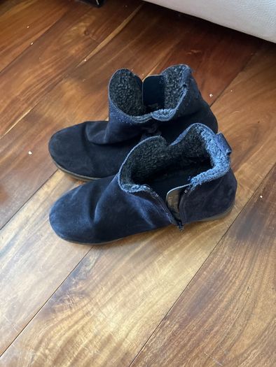 Girls boots