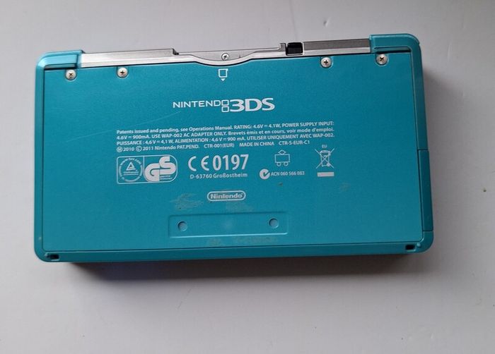 Aqua Blue Nintendo 3DS with games