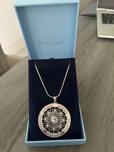Newbridge Round Pendant With Clear Stone Necklace