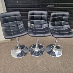 3 bar Stools