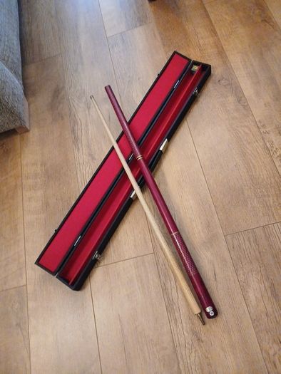 snooker cue and hardcase. John parrot.
