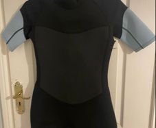 wetsuit shorty size 14