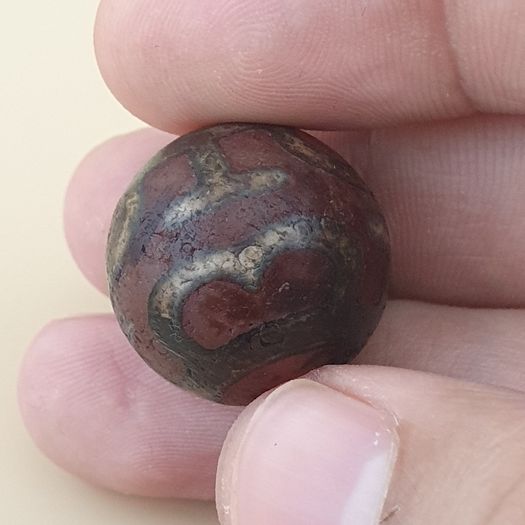 Vintage Carnelian Agate Treasure Vase Pattern Bead Amulet
