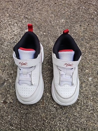 Infant boys Jordan trainers