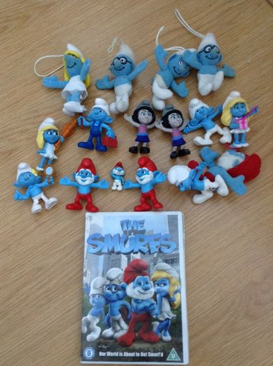 , The Smurfs DVD and mini- figures