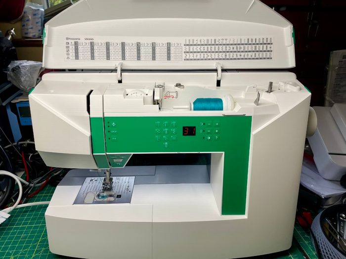 Huskvarna Viking Jade 20 Sewing Machine - As new - Serviced - Premium machine