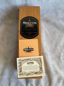Midelton Very Rare whiskey box