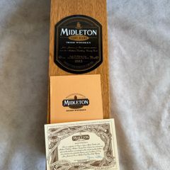 Midelton Very Rare whiskey box
