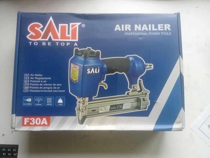 Air Nail Gun