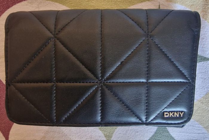 DKNY crossbody wallet bag
