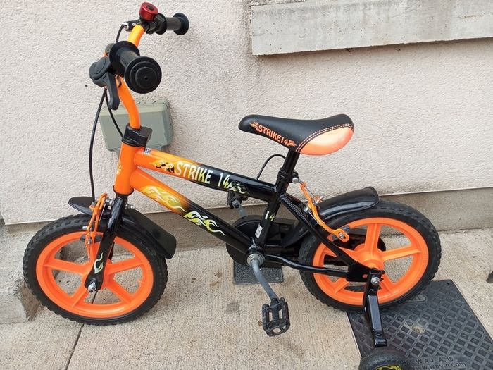 Kids strike bike size 14 inch wheels