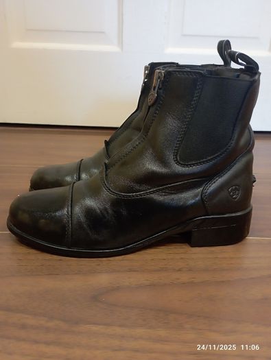 Ariat Girls Riding Boots UK Size 3
