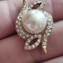 Beautiful gold-plated ring with artificial pearl and crystals. Image 2